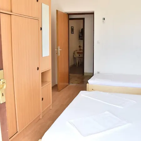 Neva Tomas Tučepi