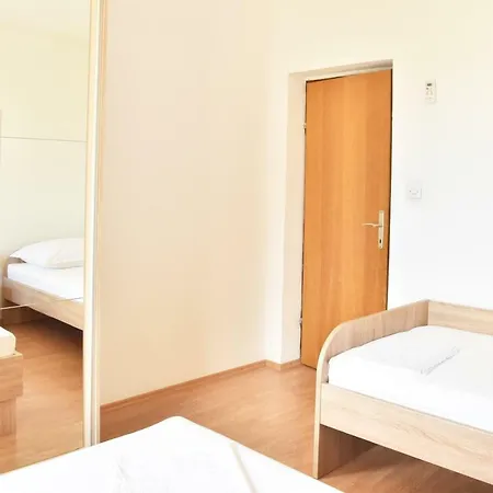 Apartment Neva Tomas